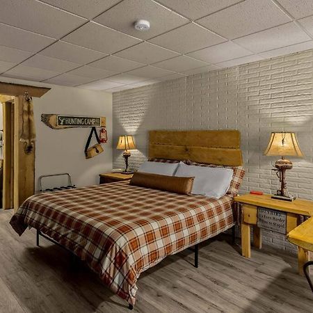 Stonegate Lodge King Bed, Wifi, 50In Roku Tv, Salt Water Pool Room #108 Eureka Springs Exterior photo