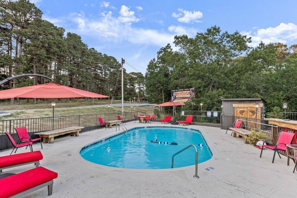 Stonegate Lodge King Bed, Wifi, 50In Roku Tv, Salt Water Pool Room #108 Eureka Springs Exterior photo